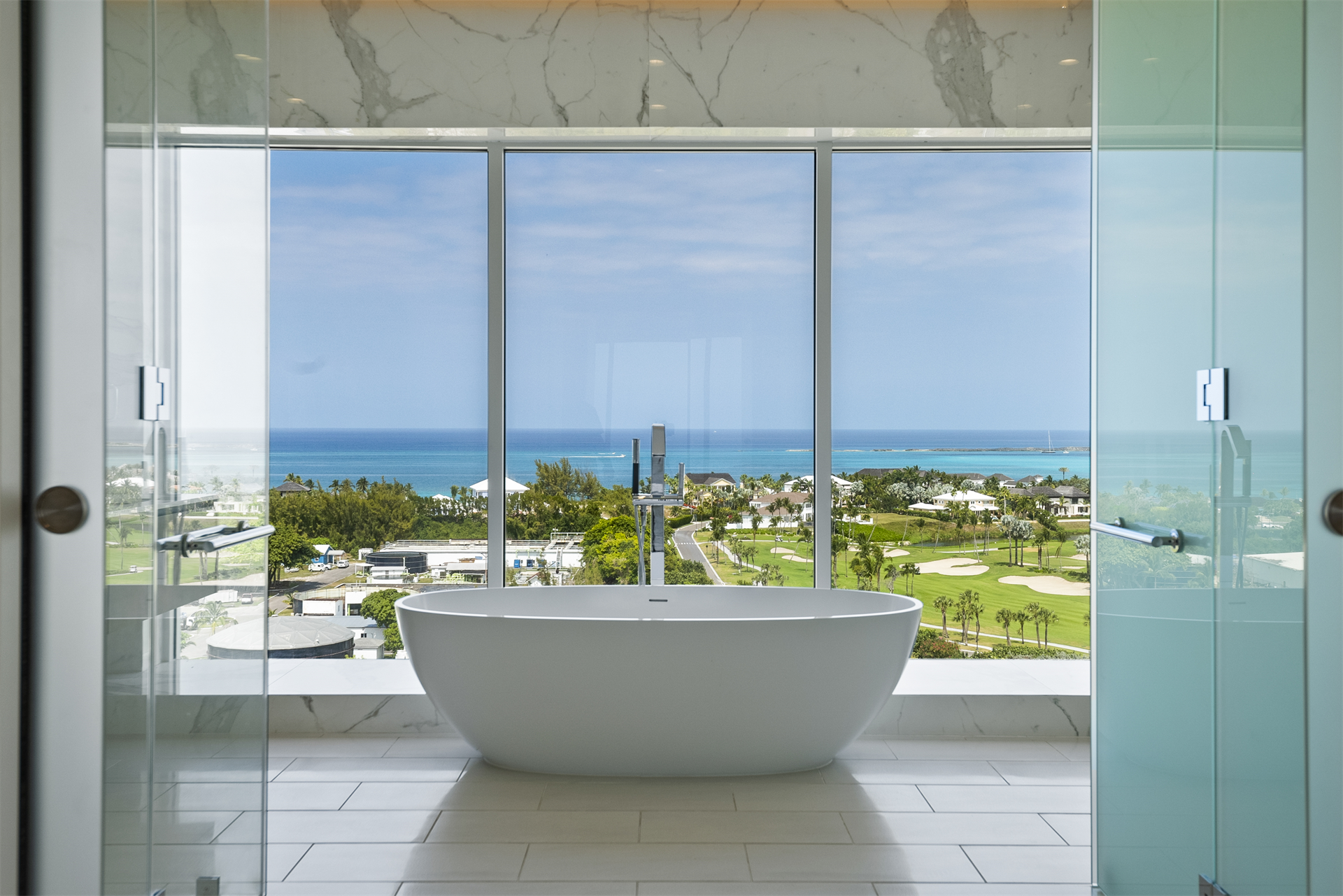 17. Condominiums for Sale at One Ocean, Paradise Island, Nassau and Paradise Island Bahamas