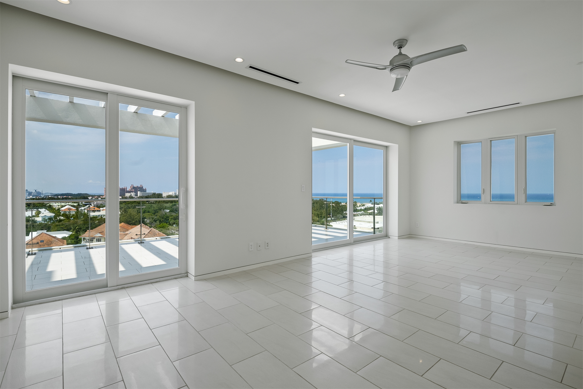 12. Condominiums for Sale at One Ocean, Paradise Island, Nassau and Paradise Island Bahamas