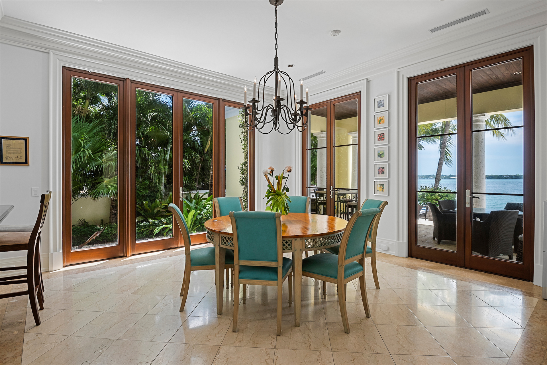 18. Single Family for Sale at Ocean Club Estates, Paradise Island, Nassau and Paradise Island Bahamas
