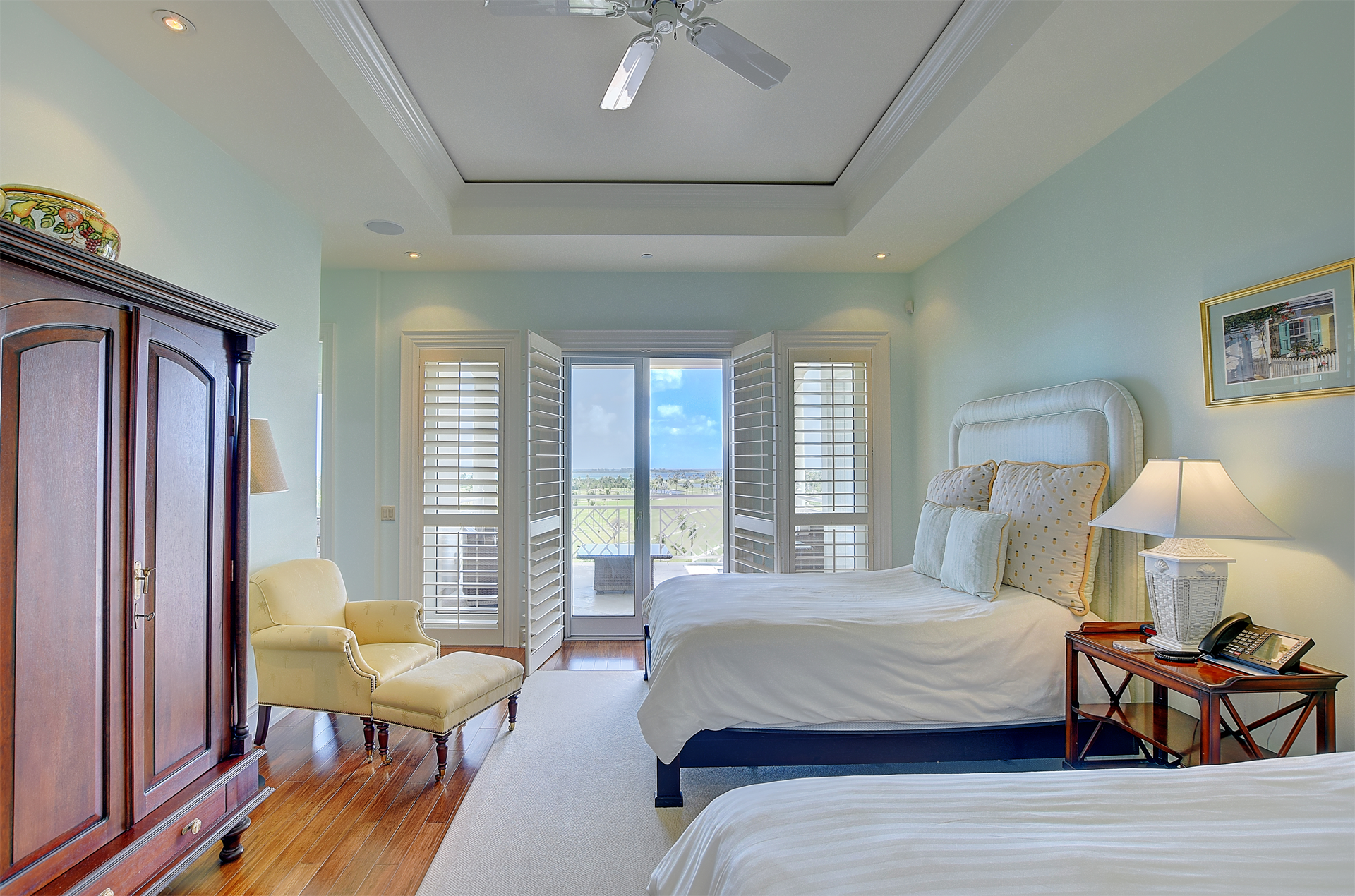 34. Condominiums for Sale at Ocean Club Estates, Paradise Island, Nassau and Paradise Island Bahamas