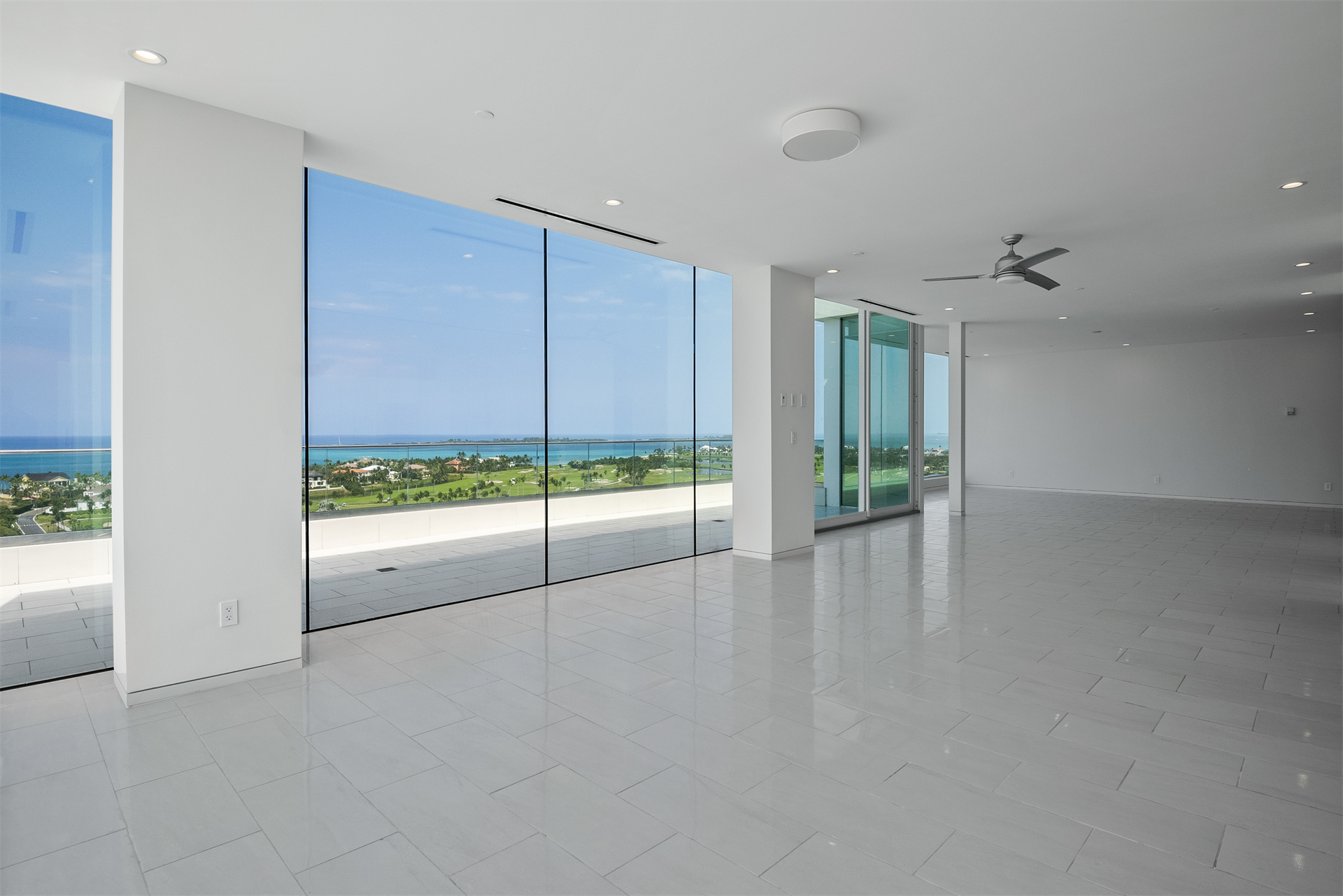 3. Condominiums for Sale at One Ocean, Paradise Island, Nassau and Paradise Island Bahamas