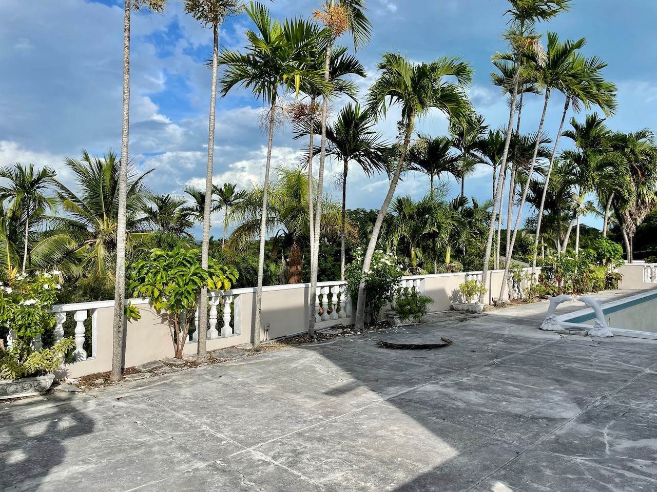 23. Single Family Homes for Sale at Nassau, New Providence Bahamas