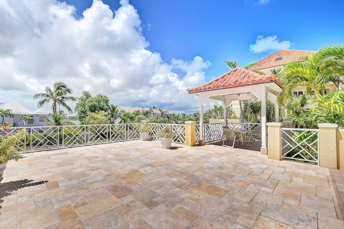 23. Condominiums for Sale at Harbour Breeze, Paradise Island, Nassau and Paradise Island Bahamas