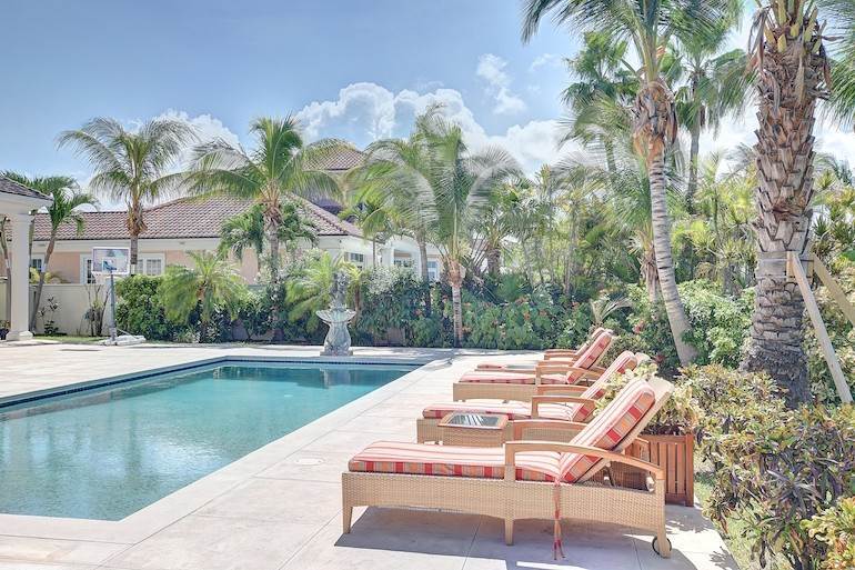 23. Single Family Homes for Sale at Ocean Club Estates, Nassau And Paradise Island Bahamas