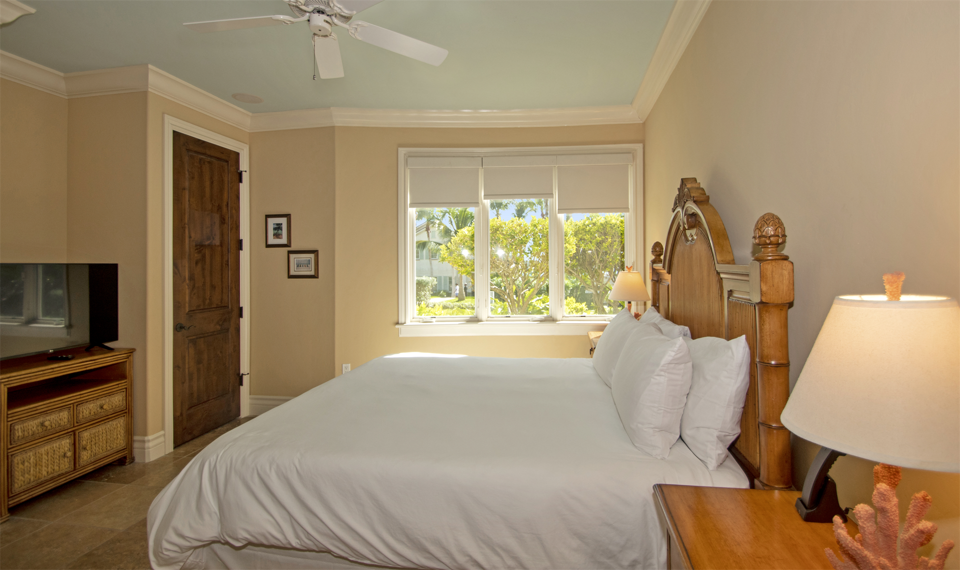 7. Condo / Townhome / Villa for Sale at Emerald Bay, Exuma Bahamas