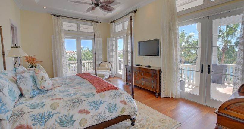 6. Single Family Homes for Rent at Ocean Club Estates, Nassau And Paradise Island Bahamas