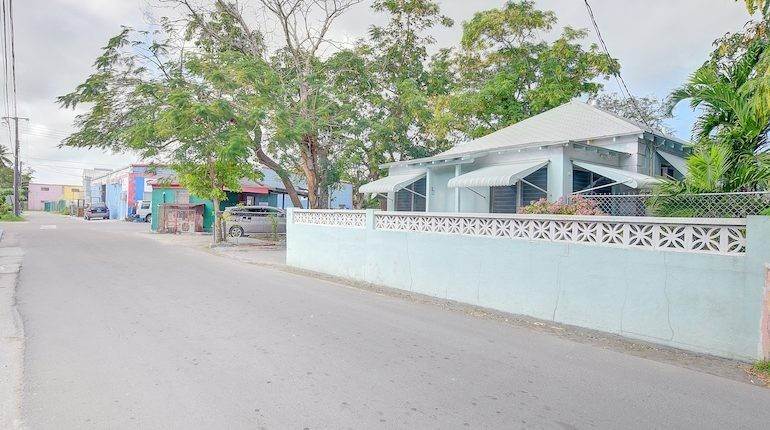 8. Commercial for Sale at Palmdale Home And Commercial Opportunity Palmdale, Nassau and Paradise Island Bahamas