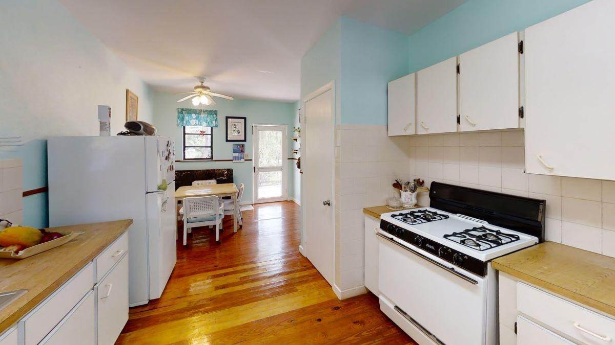 17. Single Family Homes for Sale at House In Hamilton's Lot-0 Hamiltons, Long Island Bahamas