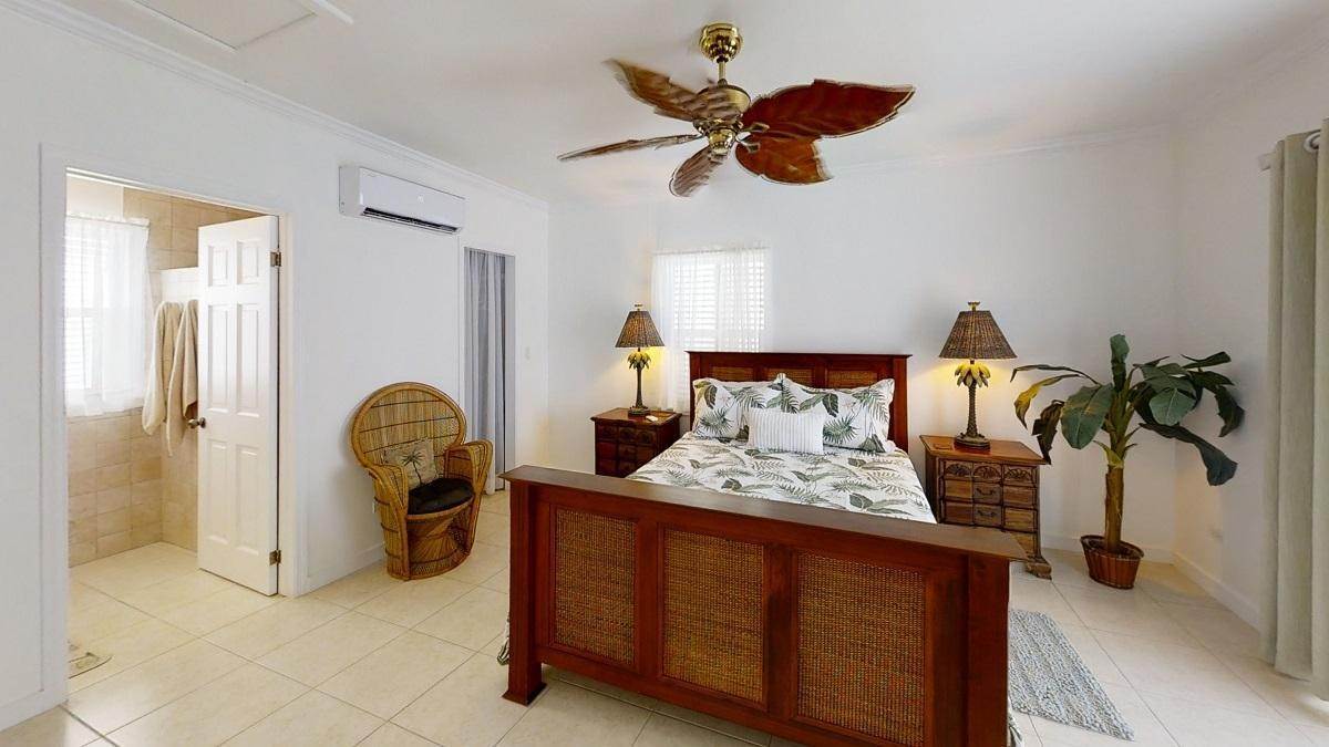 15. Single Family Homes for Sale at 4bd/3ba Beach Front House Lot-9b Miley, Long Island Bahamas