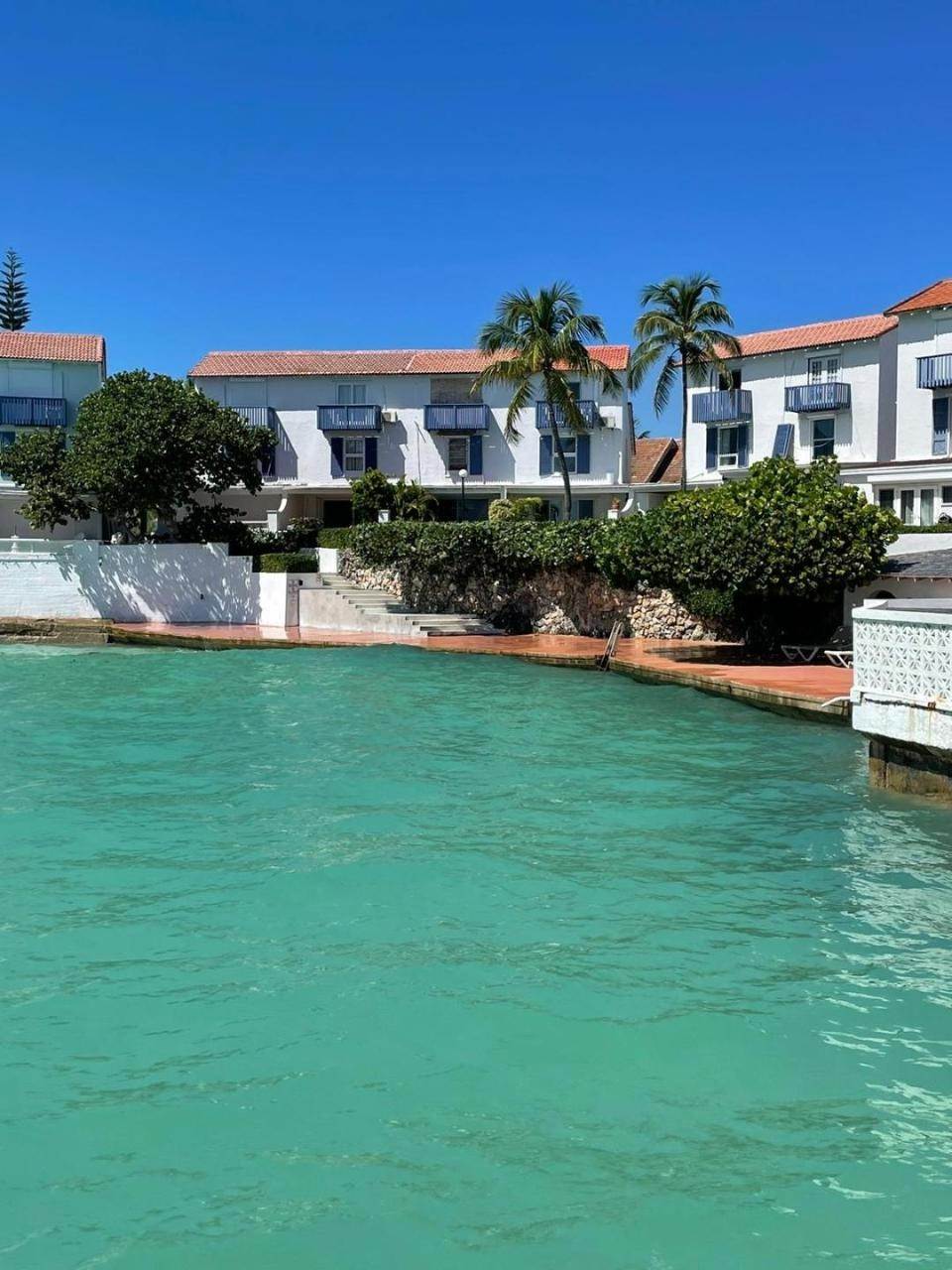 27. Single Family Homes for Rent at 19 West Bay Street Lot-5 Delaporte Point, Cable Beach, Nassau and Paradise Island Bahamas