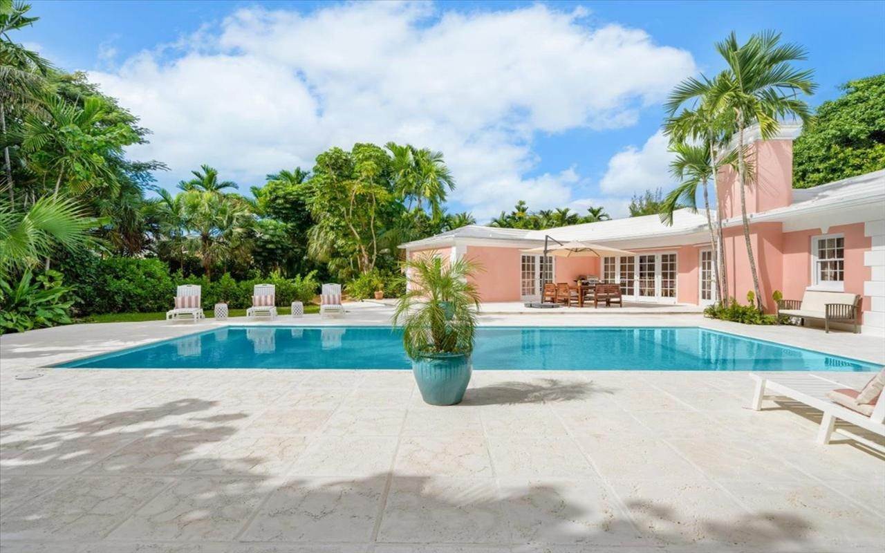 Single Family Homes for Sale at Lyford Cay Golf Course Ho Lot-7 Lyford Cay, Nassau and Paradise Island Bahamas